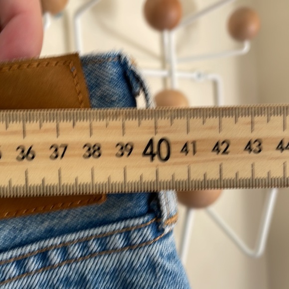 Aritzia Denim Forum - The BF High Rise Loose - Light Wash - L28 W29 - Picture 12 of 16